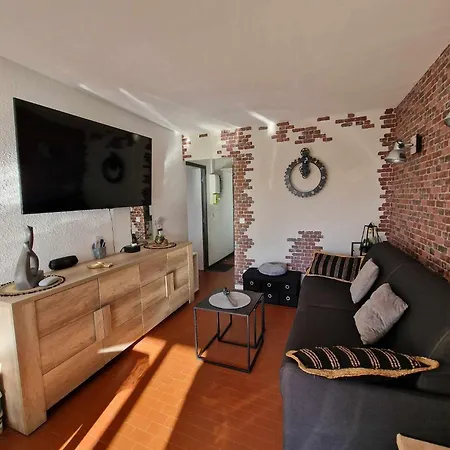 La Chrysalide Apartment *
